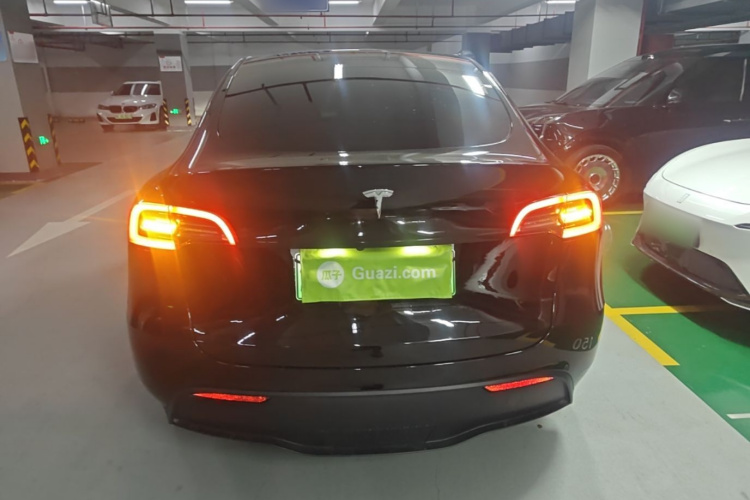 Tesla Model Y 2021 #6 Tesla Model Y 2021 car image #6