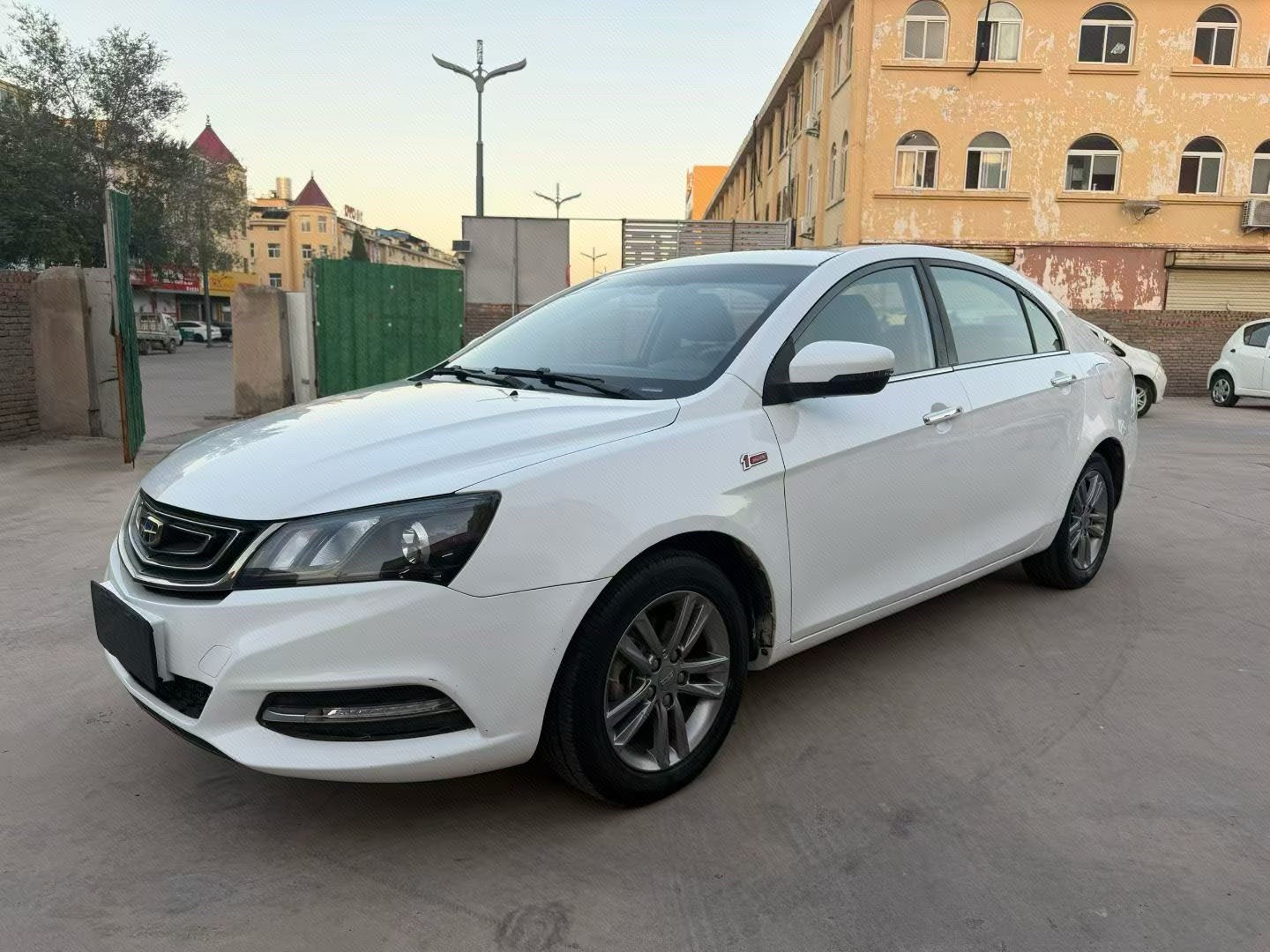 GEELY Emgrand 2017 car image 