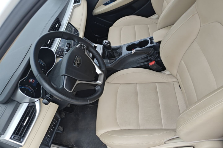 GEELY Emgrand 2018 car image #15