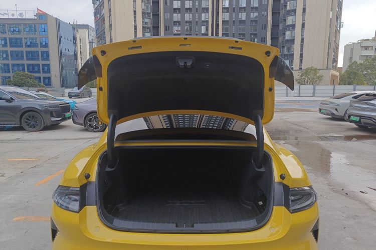 MI SU7 Ultra 2025 car image #19