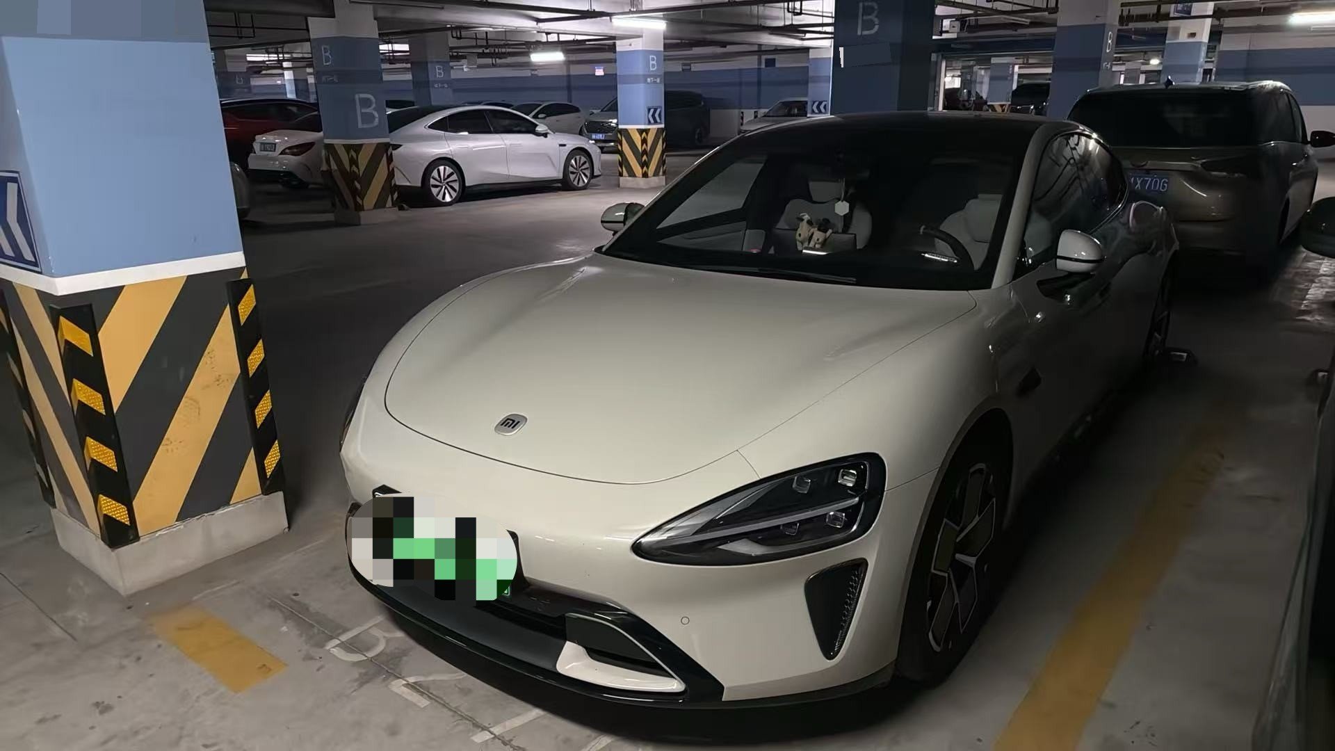 MI SU7 2024 car image 