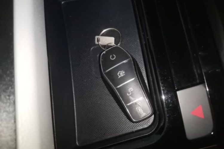 BYD Yuan Pro 2023 immagine di auto #9