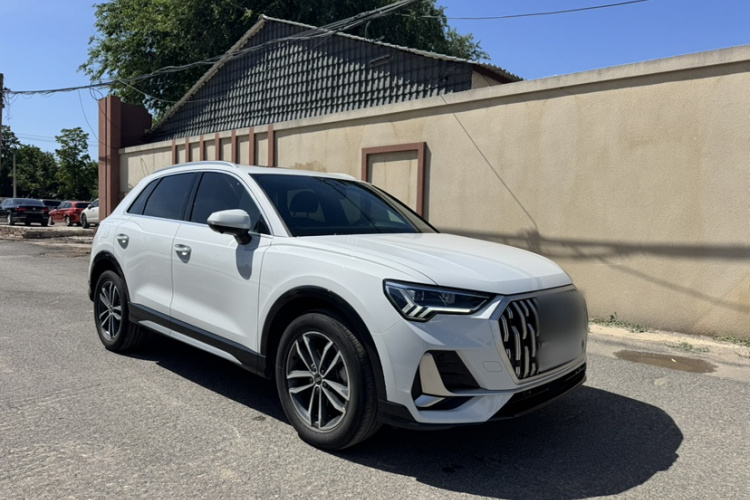 Audi Q3 2024 car image #4