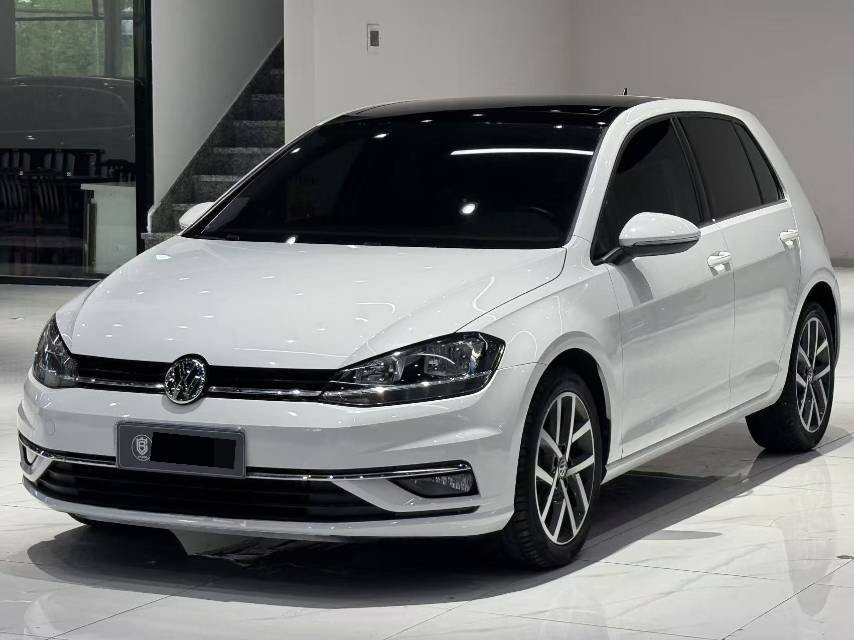 2020 immagine di auto 