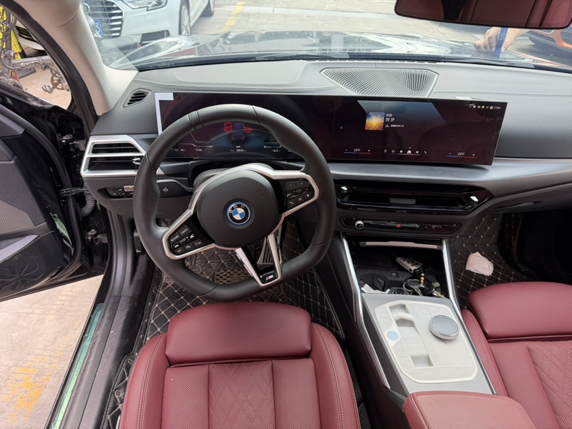 BMW i3 2025 car image #4