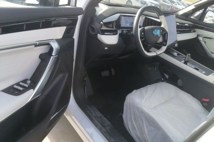 GEELY Boyue L 2026 immagine di auto #12