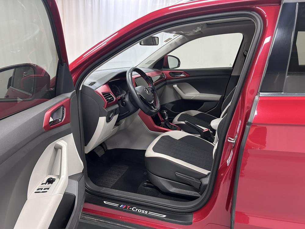 Volkswagen T-Cross 2021 #17 Volkswagen T-Cross 2021 car image #17