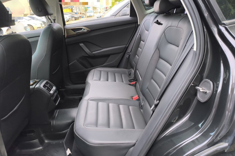Volkswagen Tharu 2021 car image #17