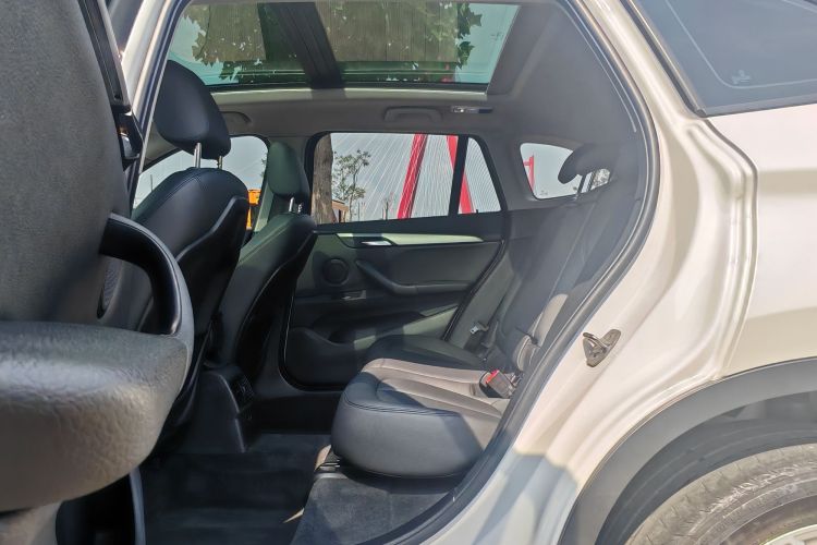 BMW X1 2018 immagine di auto #15