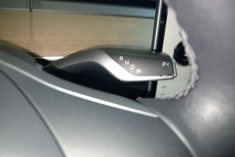 Tesla Model 3 2021 car image #14