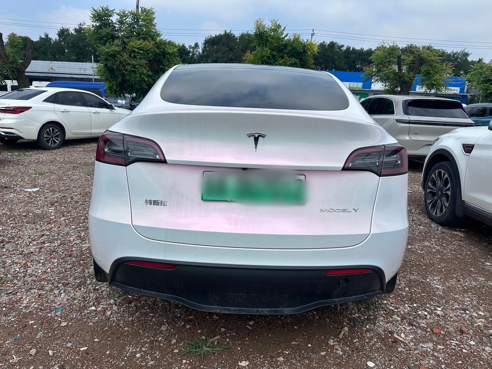 Tesla Model Y 2022 #5 Tesla Model Y 2022 car image #5