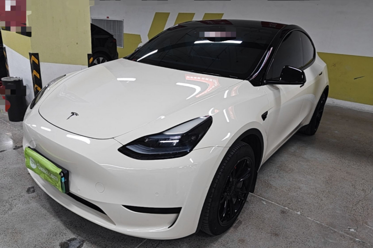 Tesla Model Y 2023 #2 Tesla Model Y 2023 car image #2