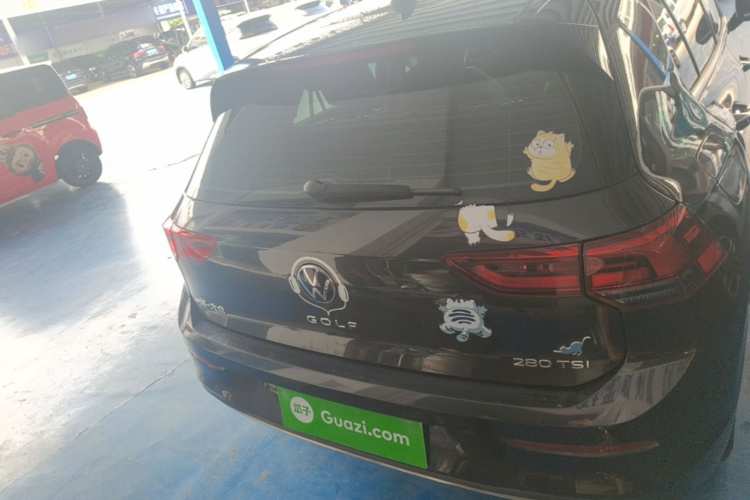 Volkswagen Golf 2022 car image #6