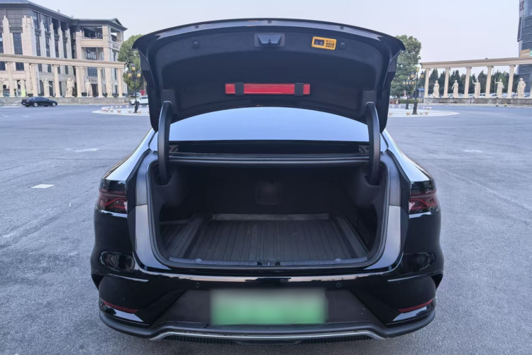 BYD Han 2023 car image #24
