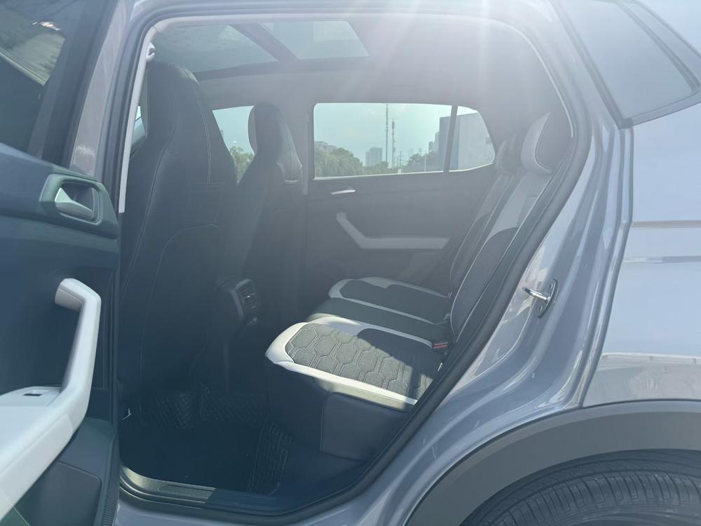 Volkswagen Tharu 2025 car image #9