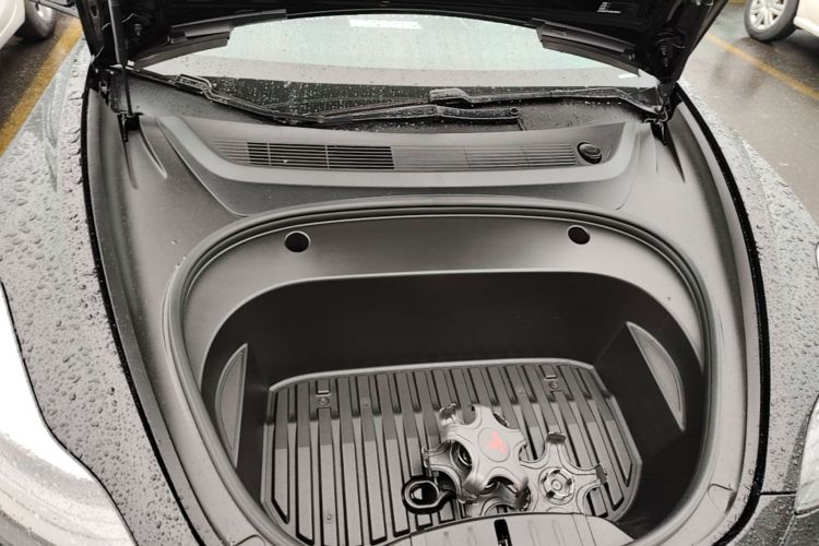 Tesla Model 3 2021 car image #22