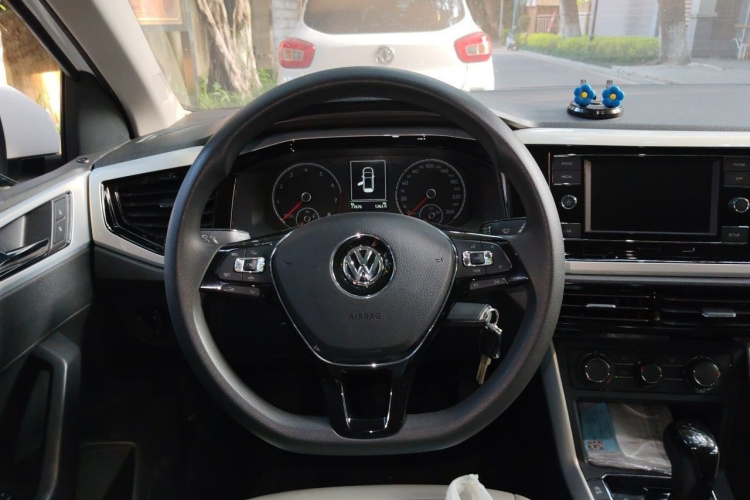 Volkswagen Polo 2019 car image #15