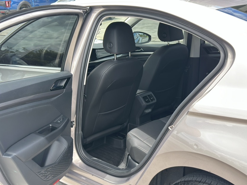 Volkswagen Bora 2019 car image #5