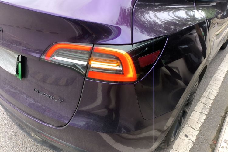 Tesla Model Y 2021 car image #8