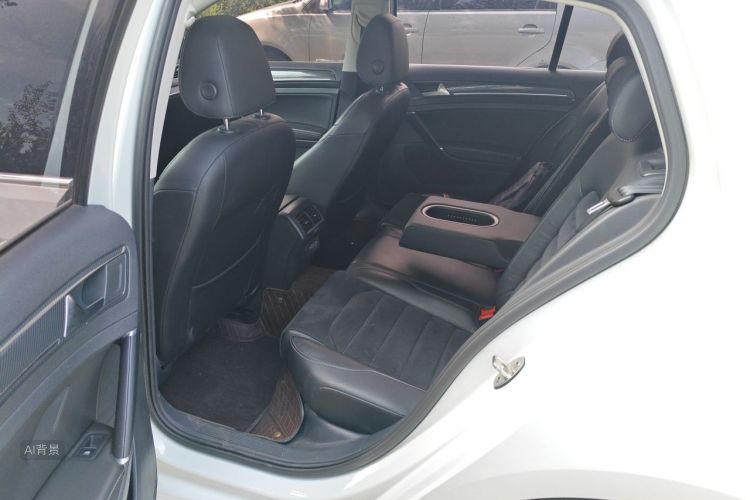 Volkswagen Golf 2020 car image #19