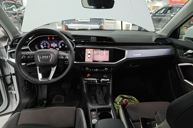 Audi Q3 2021 car image #10