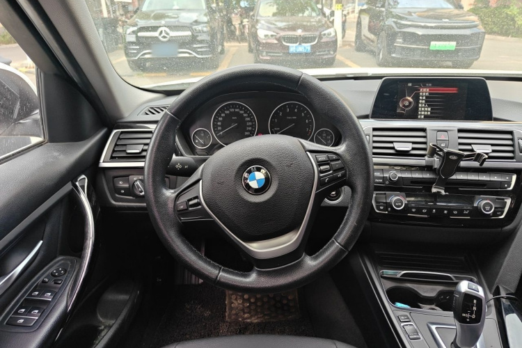 BMW 3 Series 2016 car image #11
