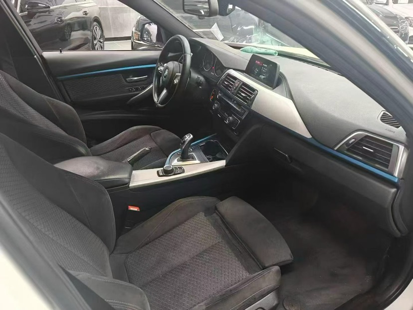 BMW 3 Series 2018 imagen de coche #3