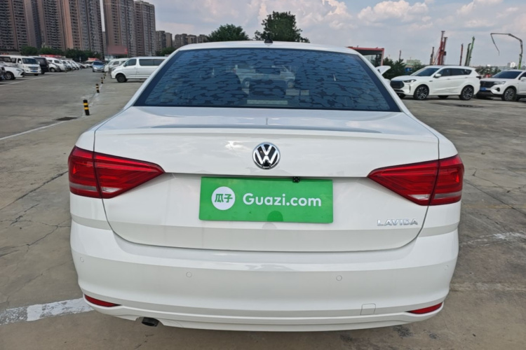 Volkswagen Lavida 2018 car image #6