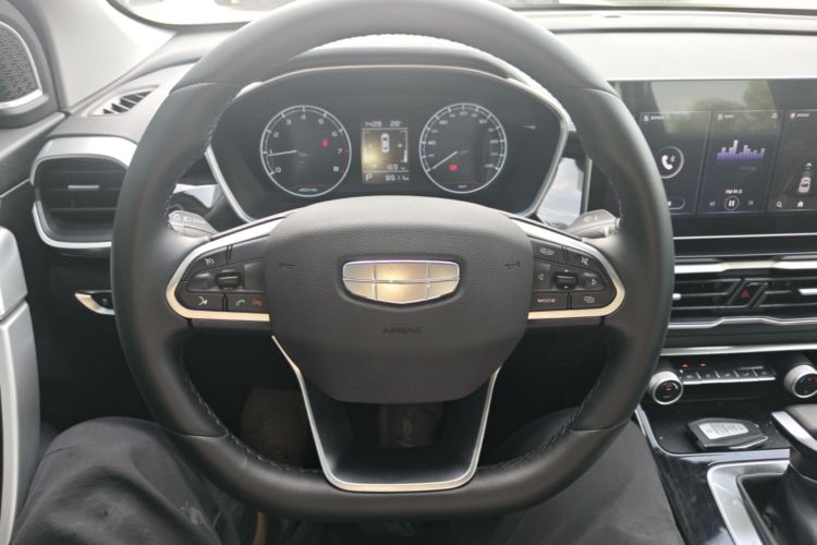 GEELY Coolray 2025 #11 GEELY Coolray 2025 car image #11