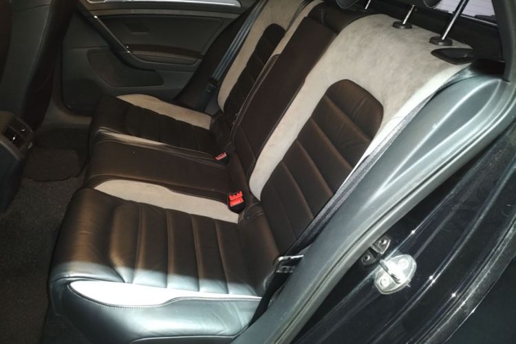 Volkswagen Golf 2017 car image #17
