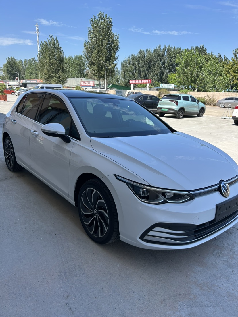 Volkswagen Golf 2023 صورة سيارة #3