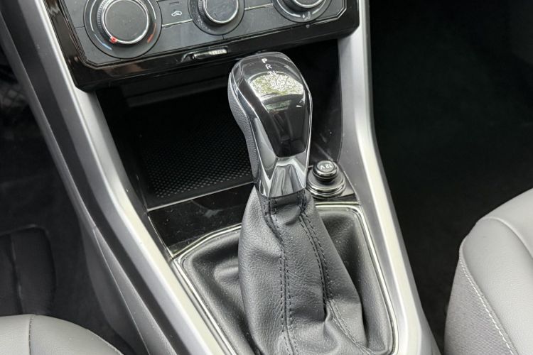 Volkswagen T-Cross 2020 car image #14