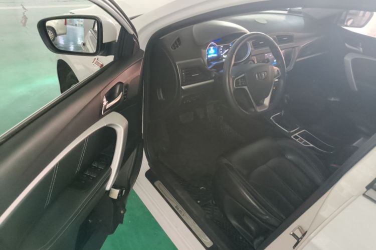 GEELY Emgrand 2017 car image #16