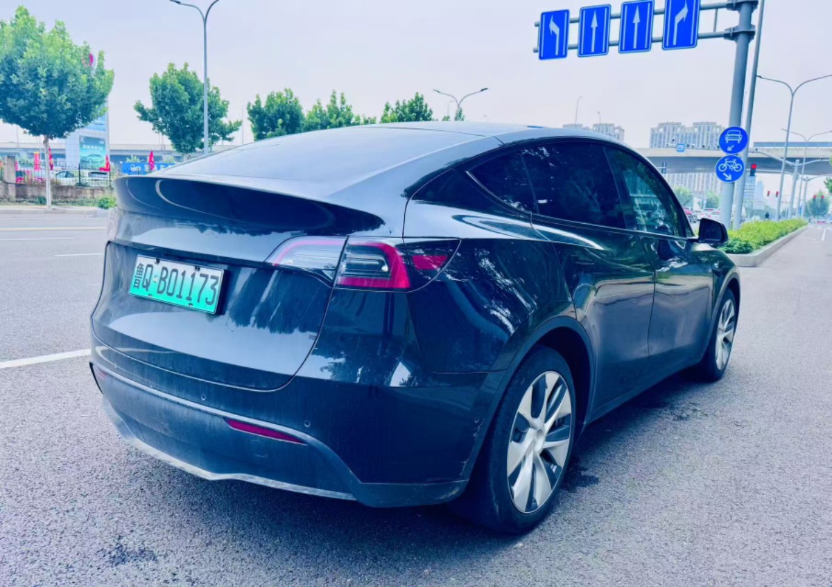 Tesla Model Y 2022 #3 Tesla Model Y 2022 car image #3