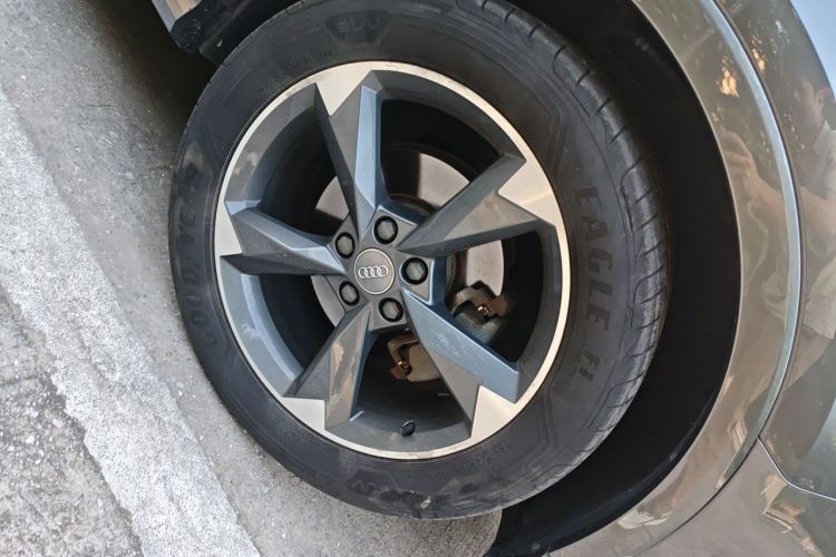 Audi Q3 2019 #9 Audi Q3 2019 car image #9