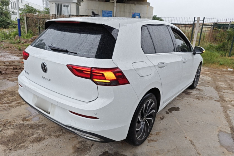 Volkswagen Golf 2021 car image #7