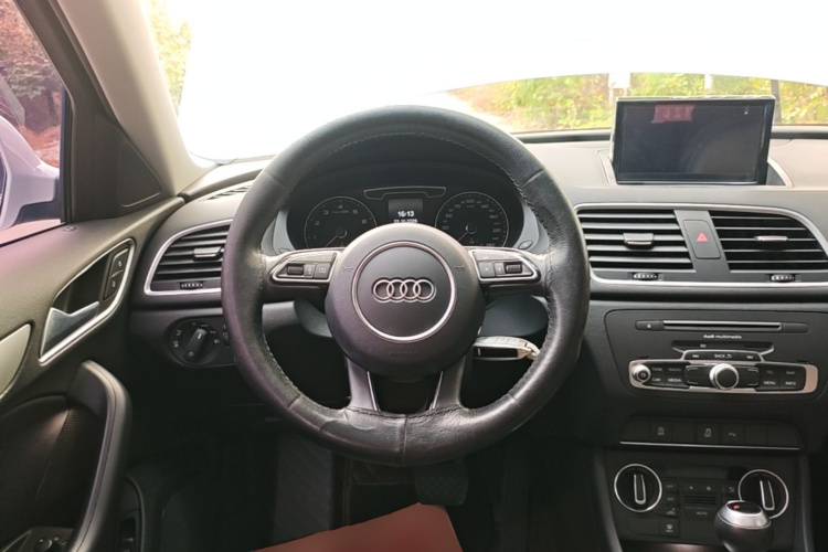 Audi Q3 2018 #11 Audi Q3 2018 car image #11