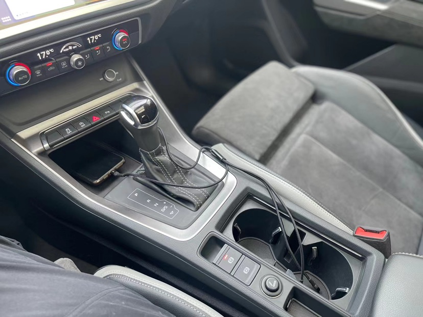 Audi Q3 2021 car image #3