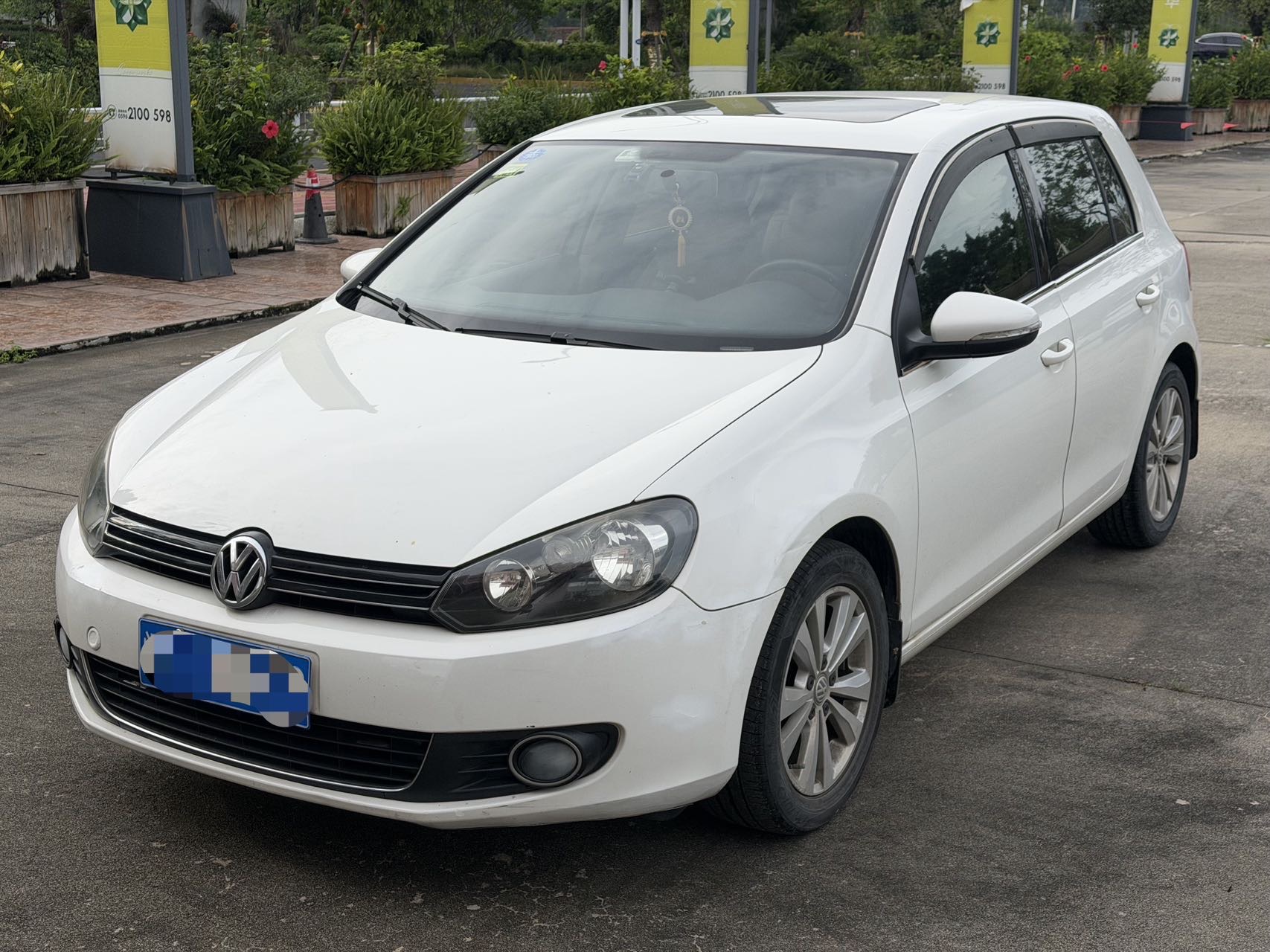 Volkswagen Golf 2012 Volkswagen Golf 2012 car image