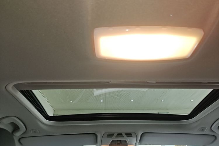 BMW 3 Series 2016 car image #18