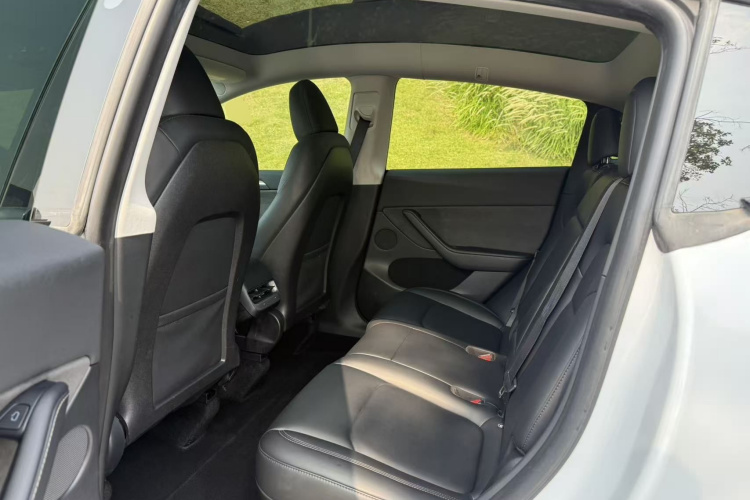 Tesla Model Y 2022 #17 Tesla Model Y 2022 car image #17