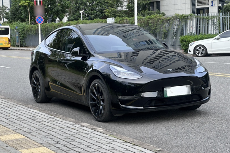 Tesla Model Y 2022 car image #3