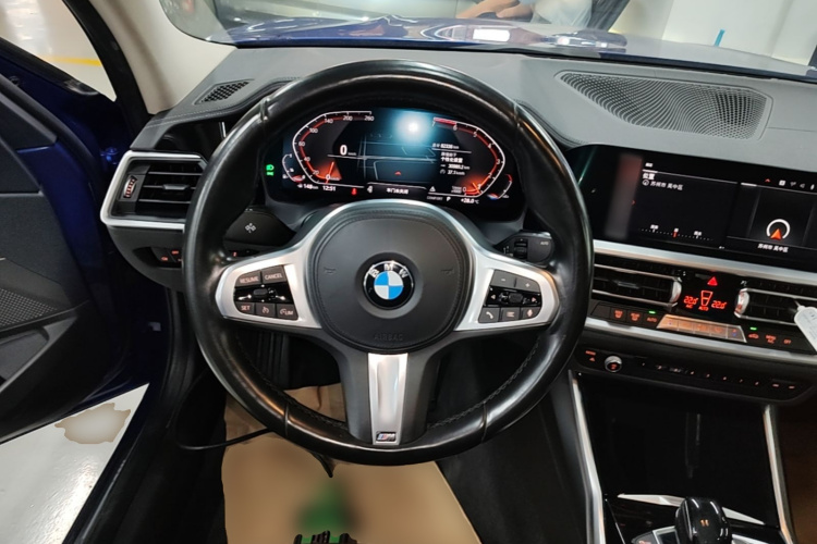 BMW 3 Series 2021 car image #24