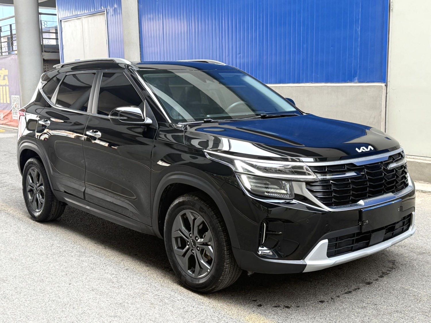 Kia Seltos 2023 car image #3