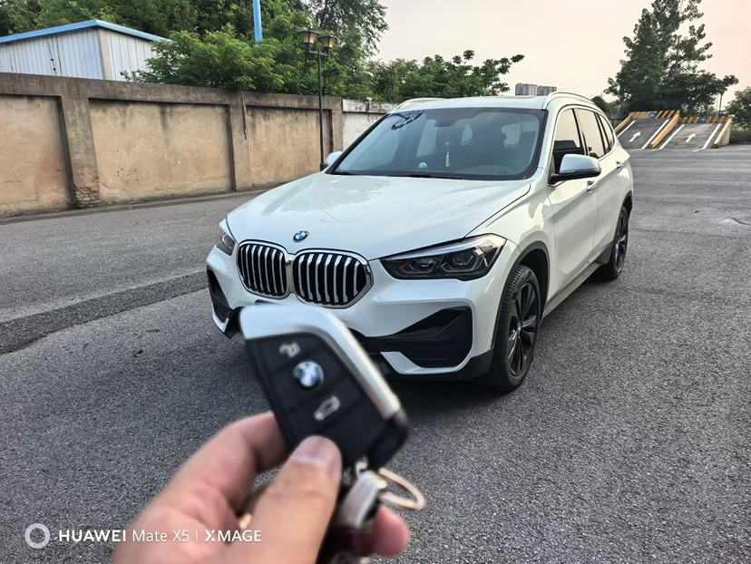 BMW X1 2020 BMW X1 2020 car image