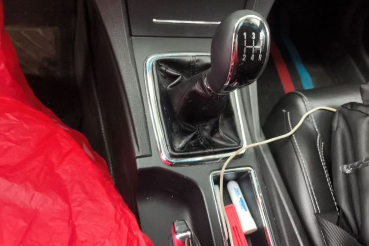 GEELY Emgrand 2016 car image #14