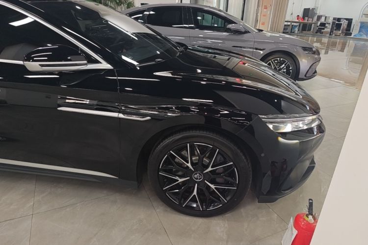 BYD Han 2023 #6 BYD Han 2023 car image #6
