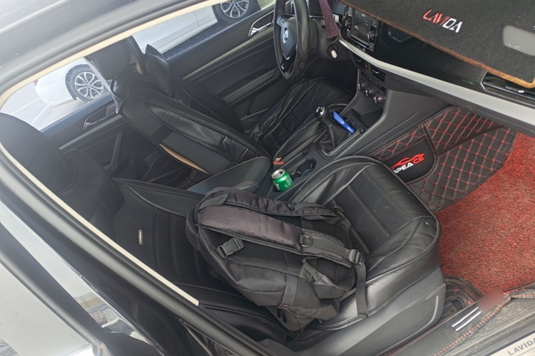 Volkswagen Lavida 2018 car image #24