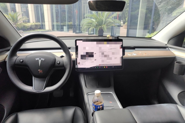 Tesla Model Y 2022 #7 Tesla Model Y 2022 car image #7