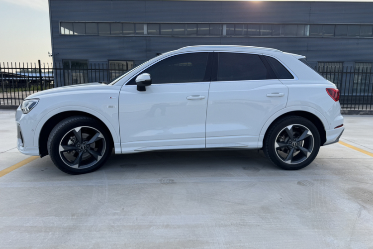 Audi Q3 2022 #6 Audi Q3 2022 car image #6